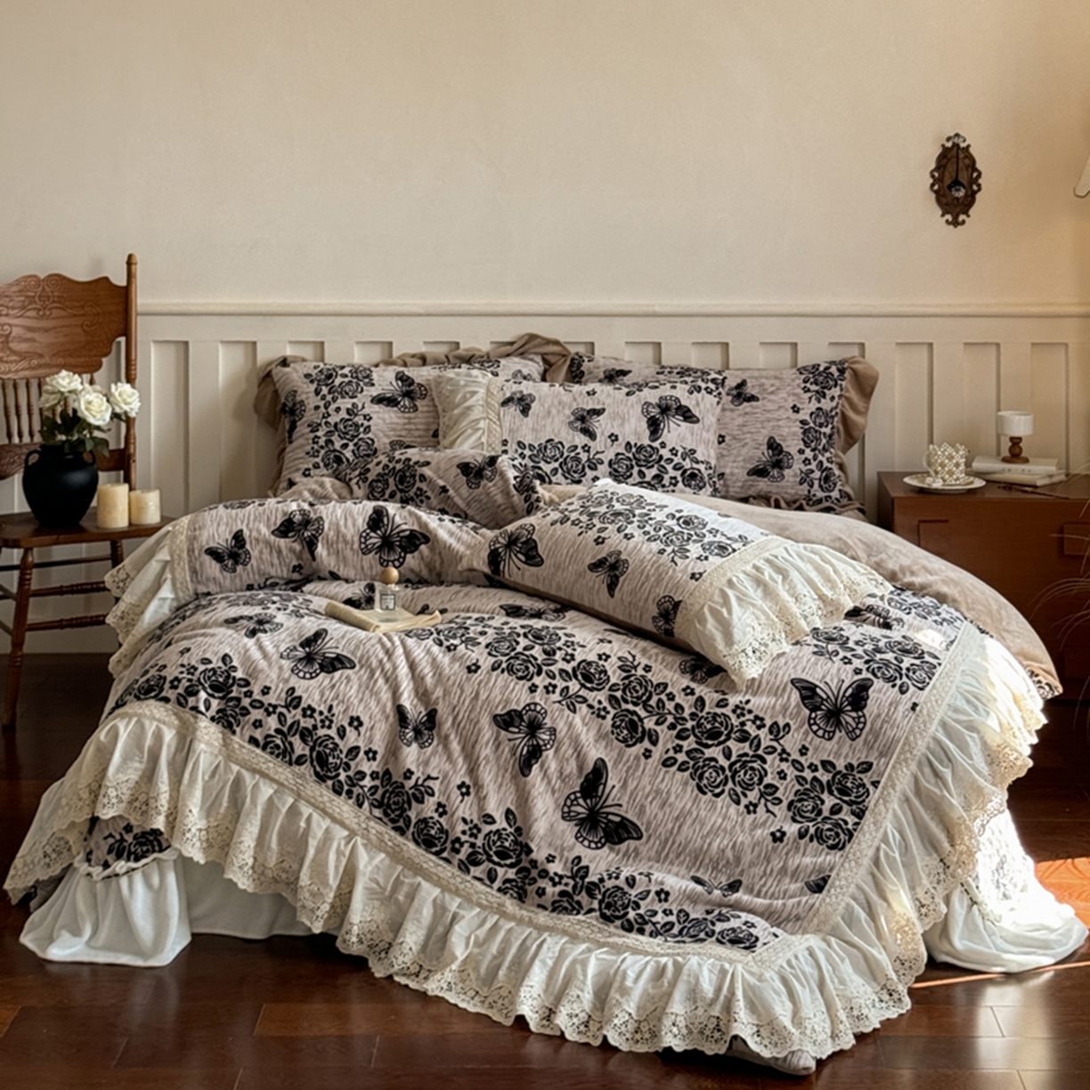 91家纺网 家纺一手货源 找家纺 （总）花香四季家纺 2025新款雕花绒夹棉床盖款四件套系列