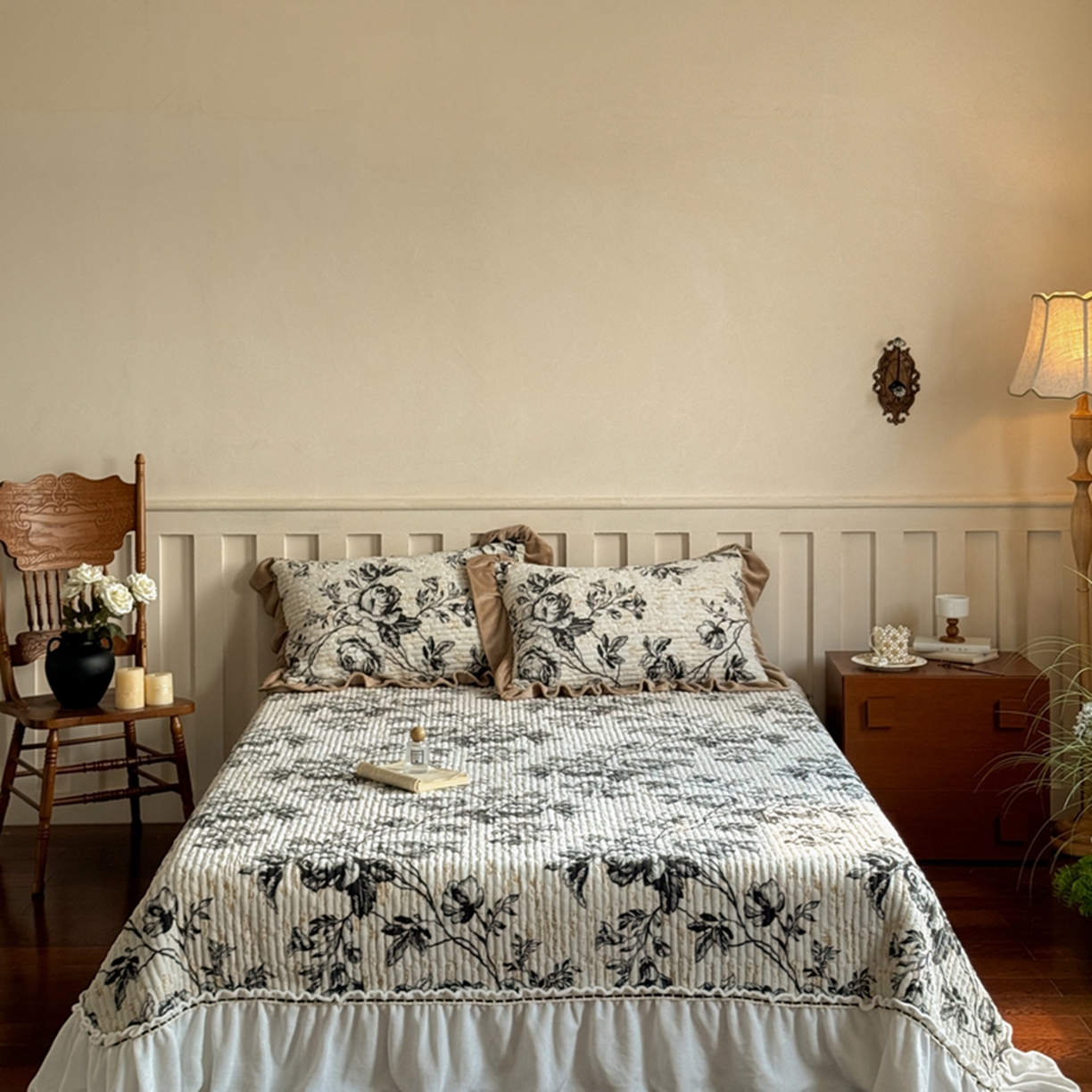 91家纺网 家纺一手货源 找家纺 （总）花香四季家纺 2025新款雕花绒夹棉床盖款四件套系列