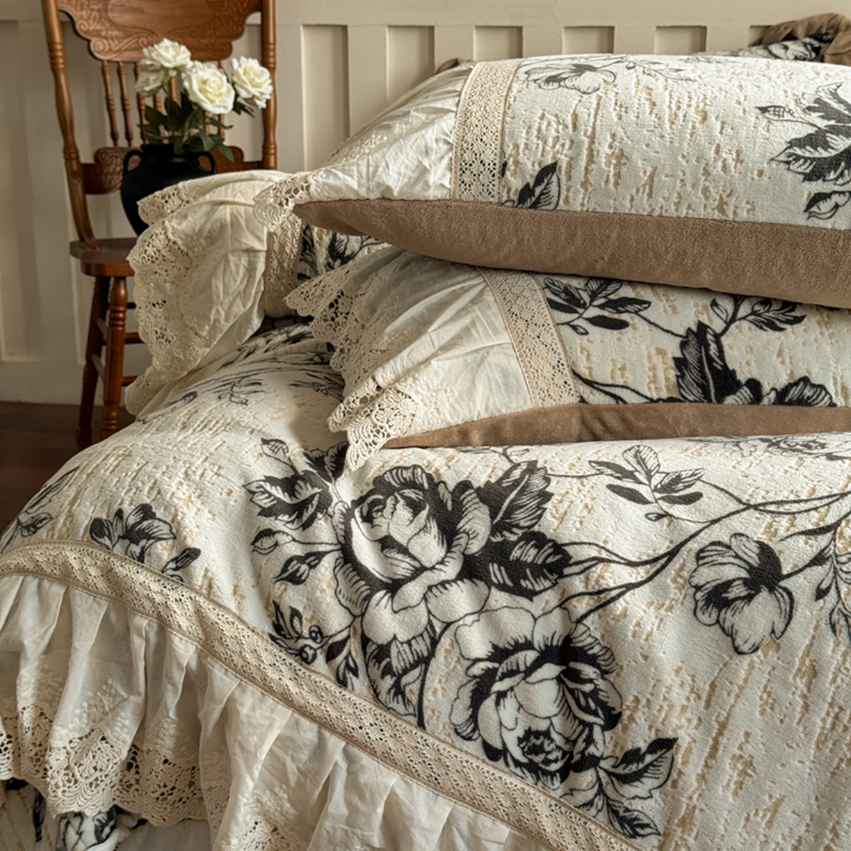 91家纺网 家纺一手货源 找家纺 （总）花香四季家纺 2025新款雕花绒夹棉床盖款四件套系列