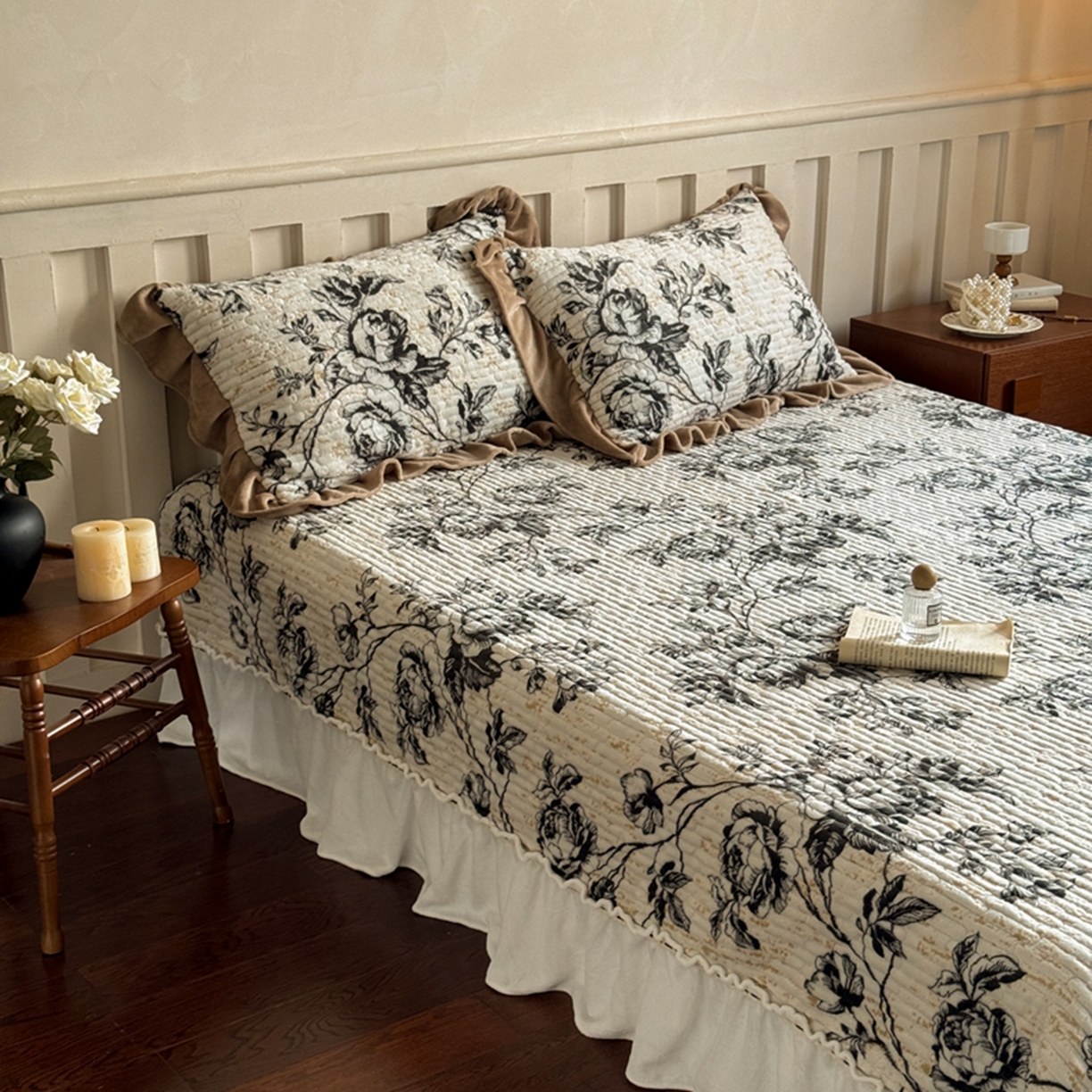 91家纺网 家纺一手货源 找家纺 （总）花香四季家纺 2025新款雕花绒夹棉床盖款四件套系列