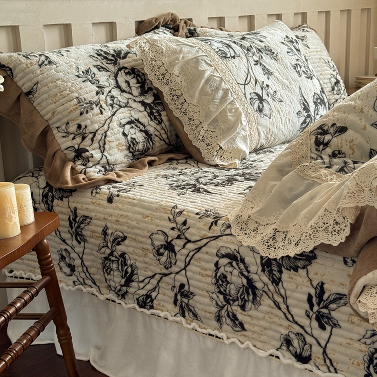 91家纺网 家纺一手货源 找家纺 （总）花香四季家纺 2025新款雕花绒夹棉床盖款四件套系列