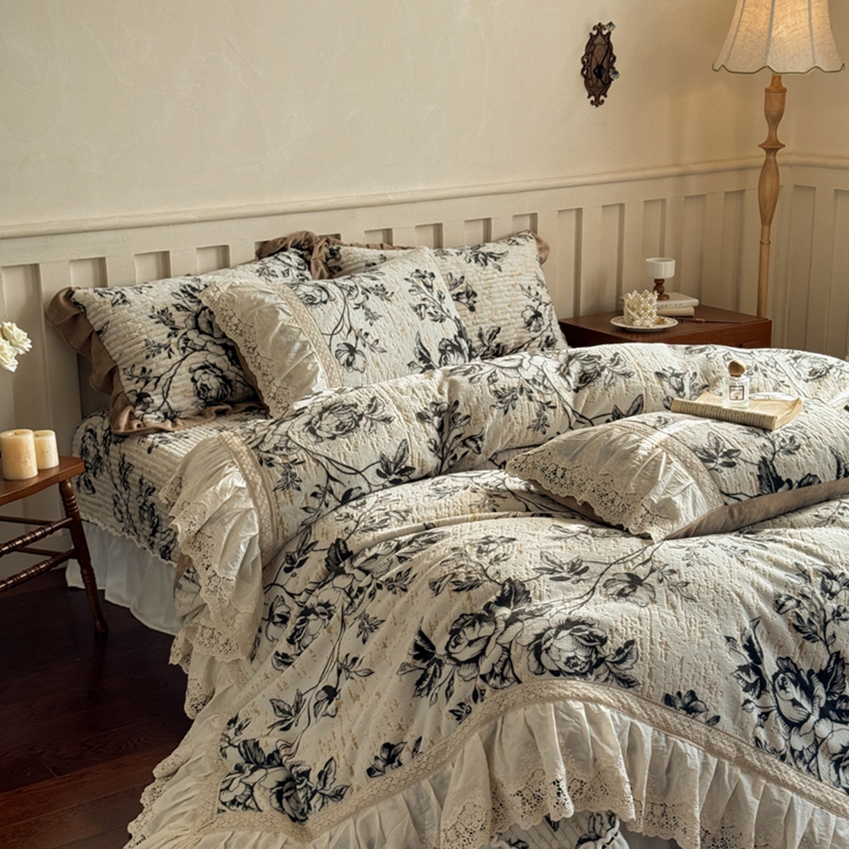 91家纺网 家纺一手货源 找家纺 （总）花香四季家纺 2025新款雕花绒夹棉床盖款四件套系列