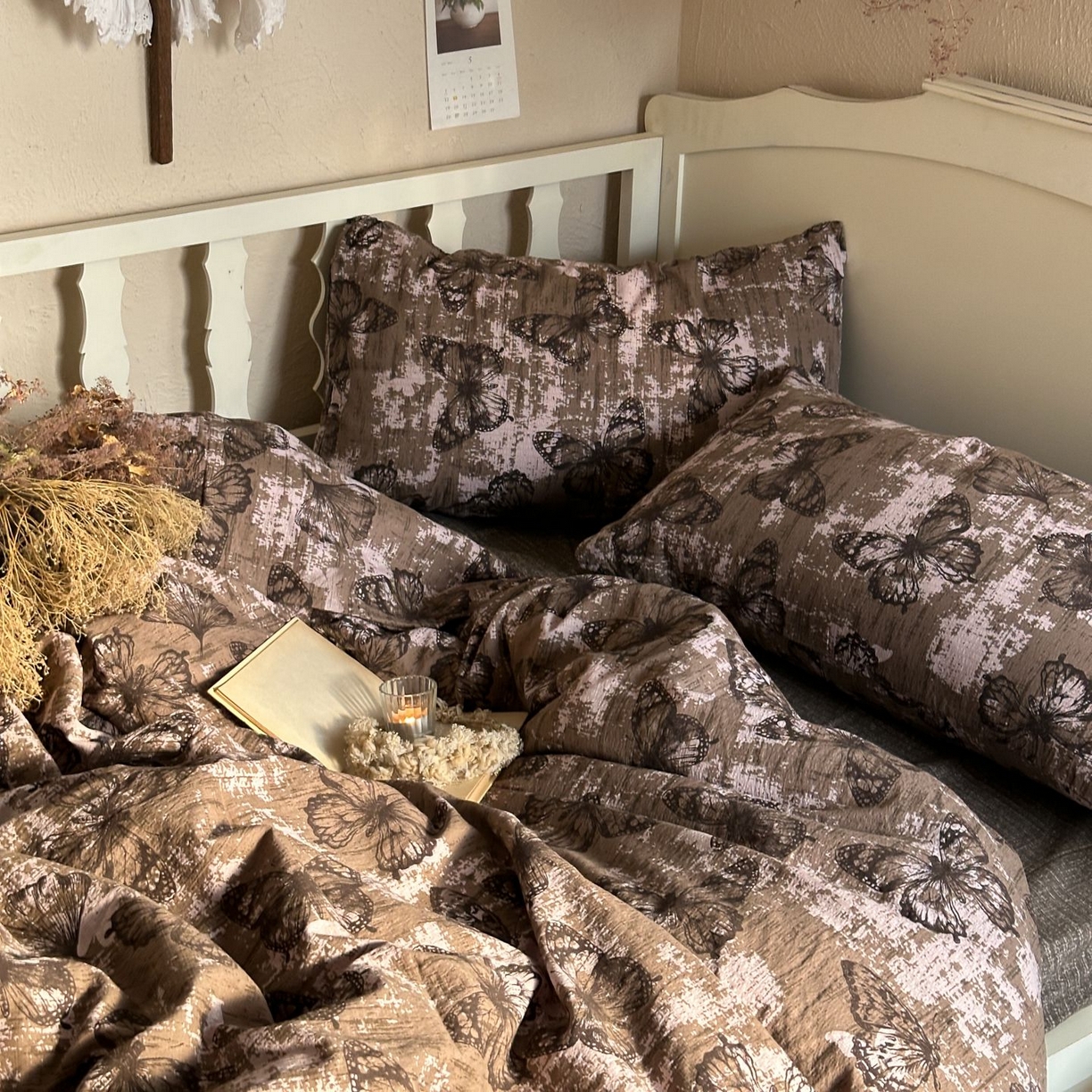 91家纺网 家纺一手货源 找家纺 初念 2025新款1亚麻复古诧季风系列皱皱纱提花四件套(提供买家秀） 诧季风-回忆蝶