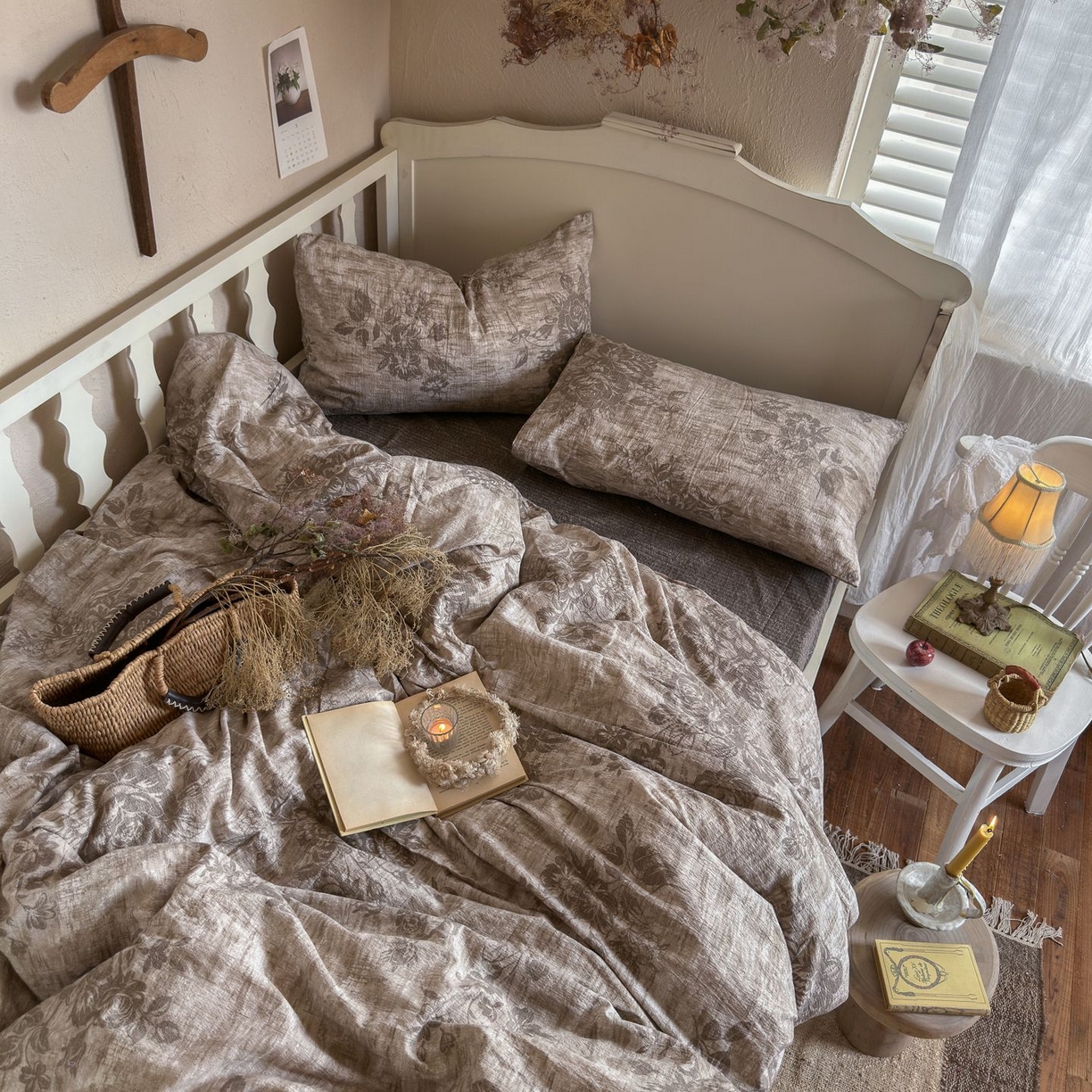 91家纺网 家纺一手货源 找家纺 初念 2025新款1亚麻复古诧季风系列皱皱纱提花四件套(提供买家秀） 诧季风-枯木生花