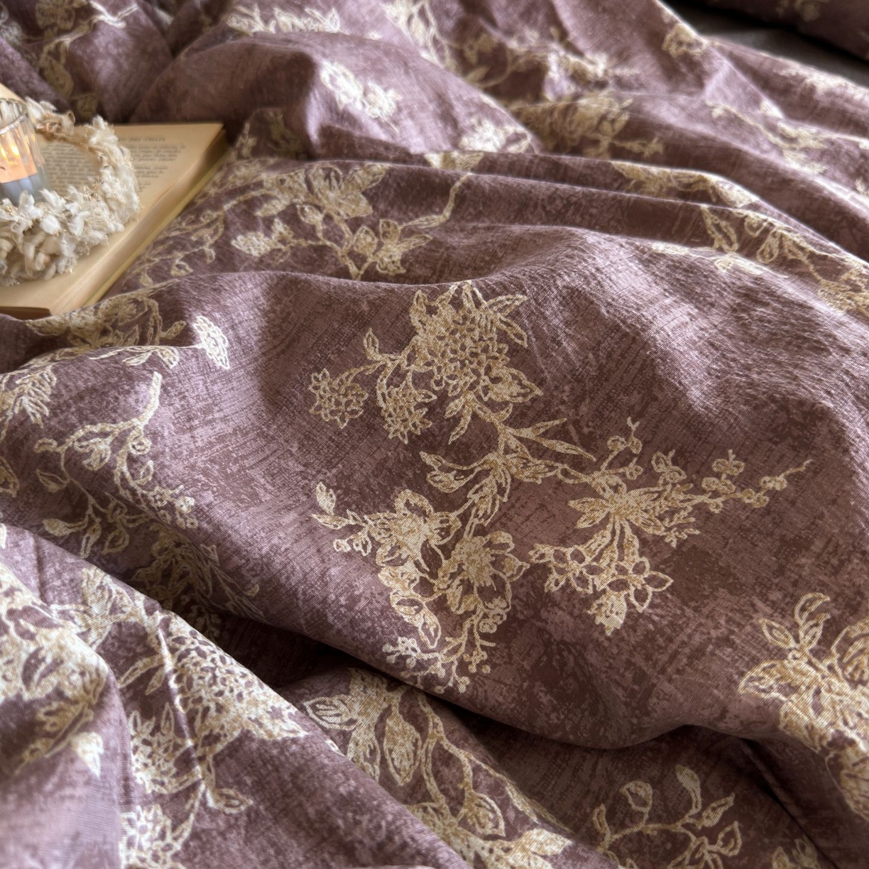 91家纺网 家纺一手货源 找家纺 初念 2025新款1亚麻复古诧季风系列皱皱纱提花四件套(提供买家秀） 诧季风-月华绣影