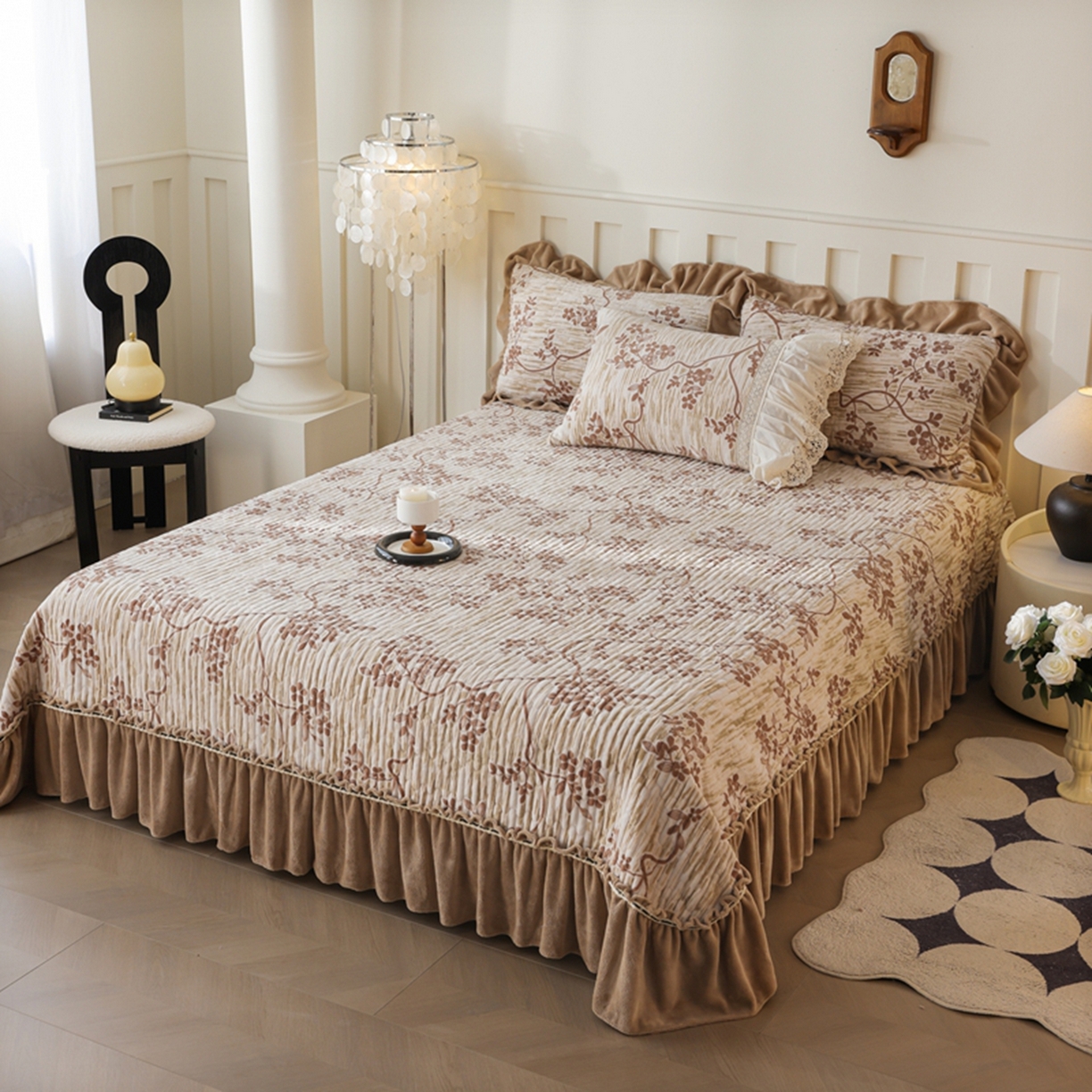 91家纺网 家纺一手货源 找家纺 花香四季家纺 2025新款雕花绒夹棉床盖款四件套系列 美拉德