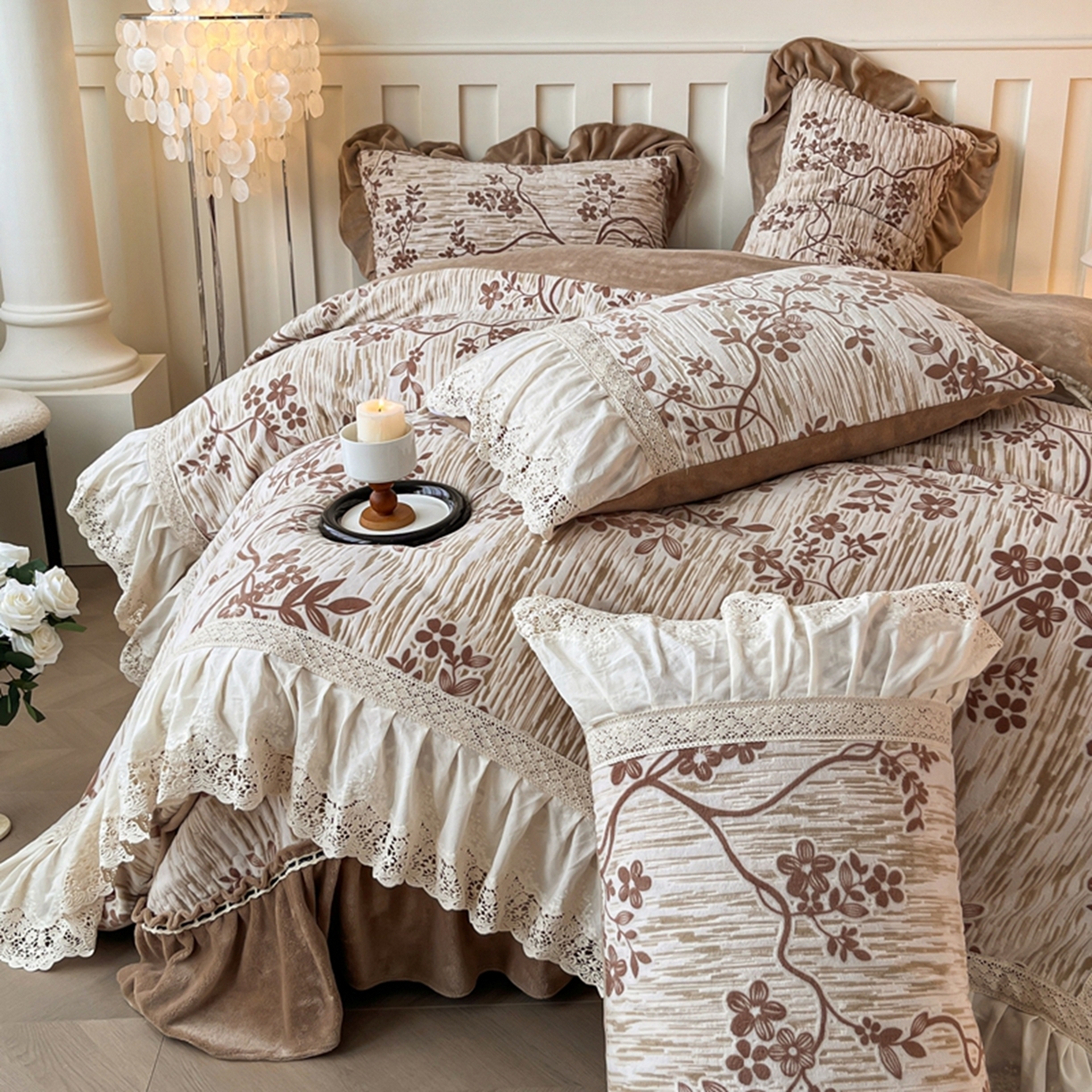91家纺网 家纺一手货源 找家纺 花香四季家纺 2025新款雕花绒夹棉床盖款四件套系列 美拉德