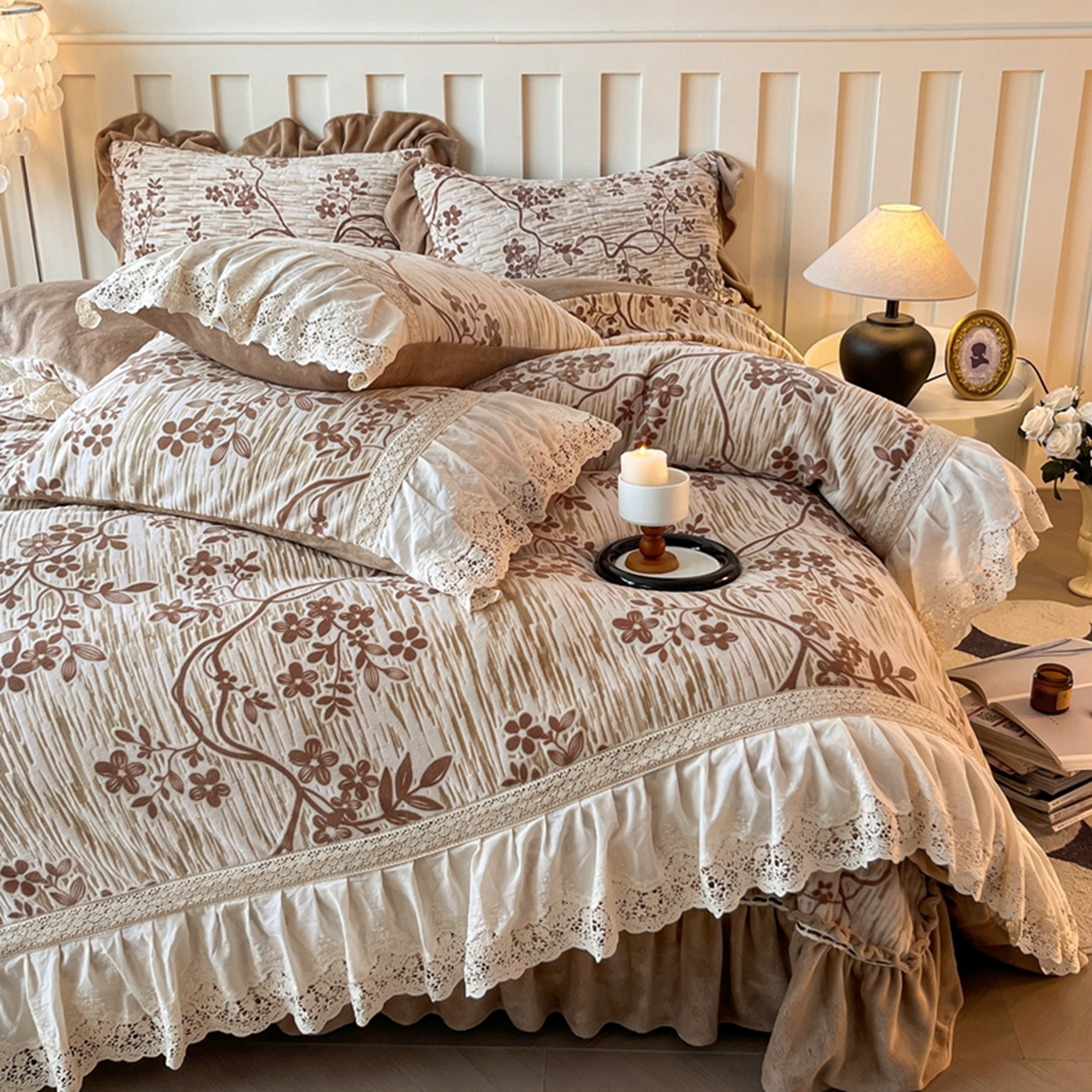 91家纺网 家纺一手货源 找家纺 花香四季家纺 2025新款雕花绒夹棉床盖款四件套系列 美拉德