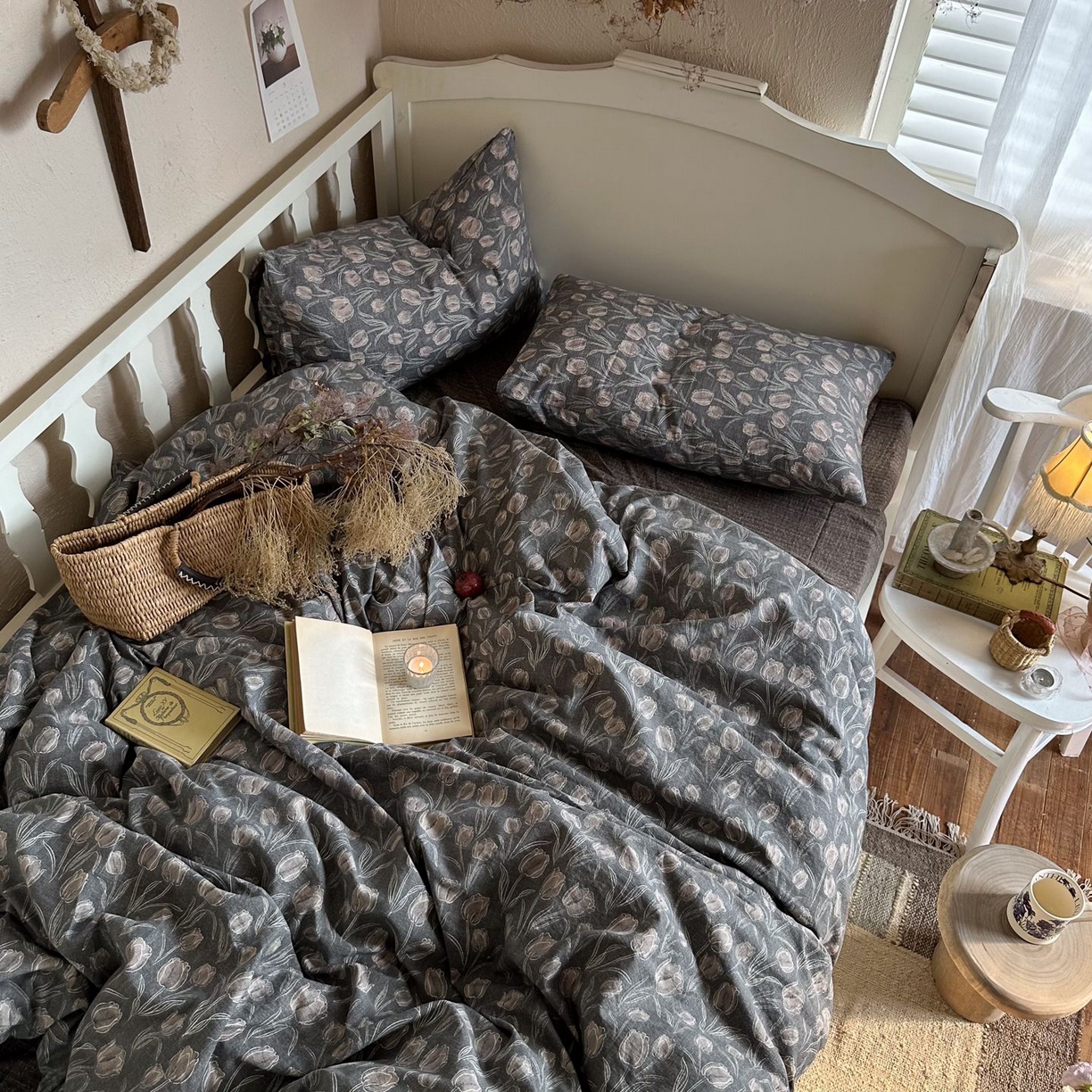 91家纺网 家纺一手货源 找家纺 初念 2025新款1亚麻复古诧季风系列皱皱纱提花四件套(提供买家秀） 诧季风-浮生序梦