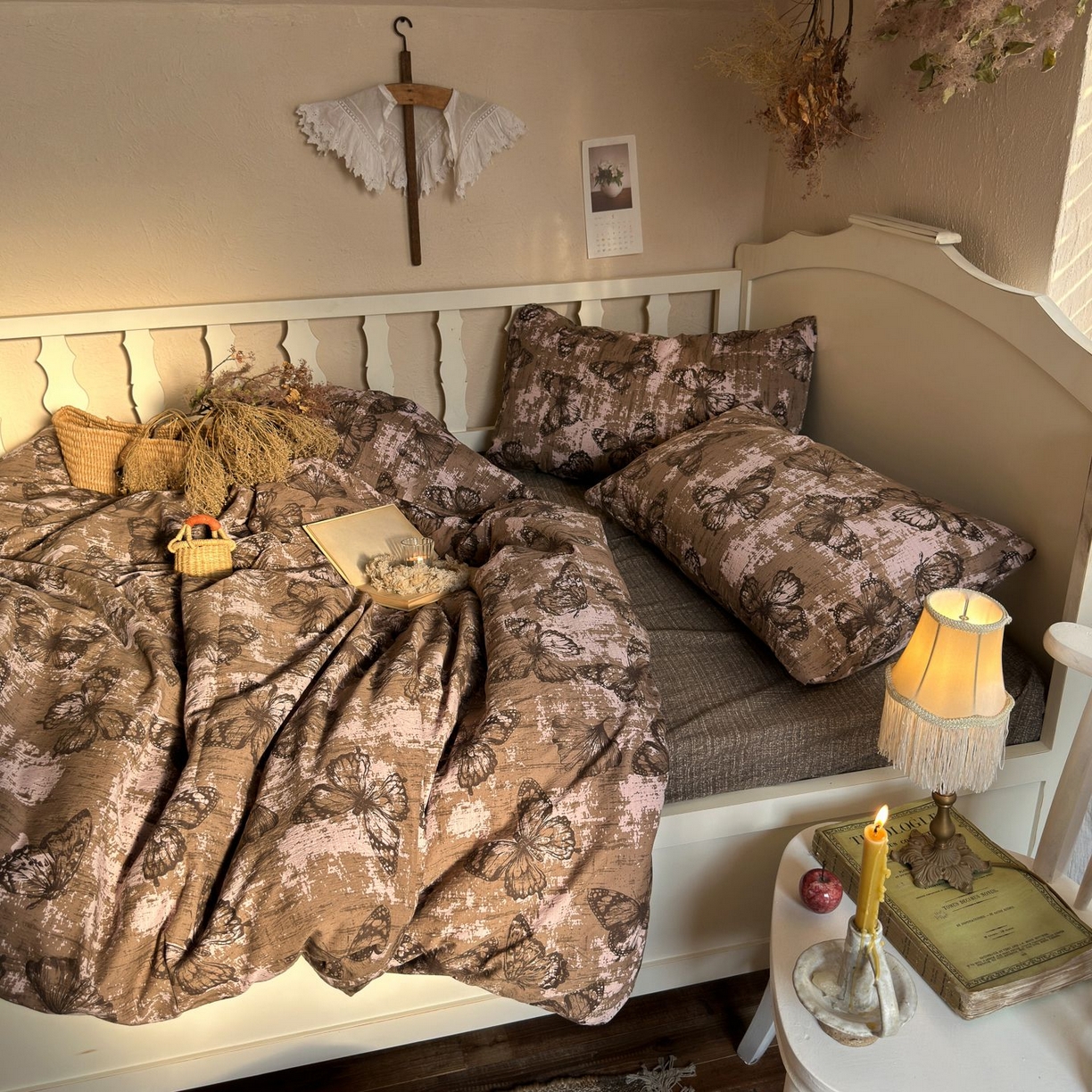 91家纺网 家纺一手货源 找家纺 初念 2025新款1亚麻复古诧季风系列皱皱纱提花四件套(提供买家秀） 诧季风-回忆蝶