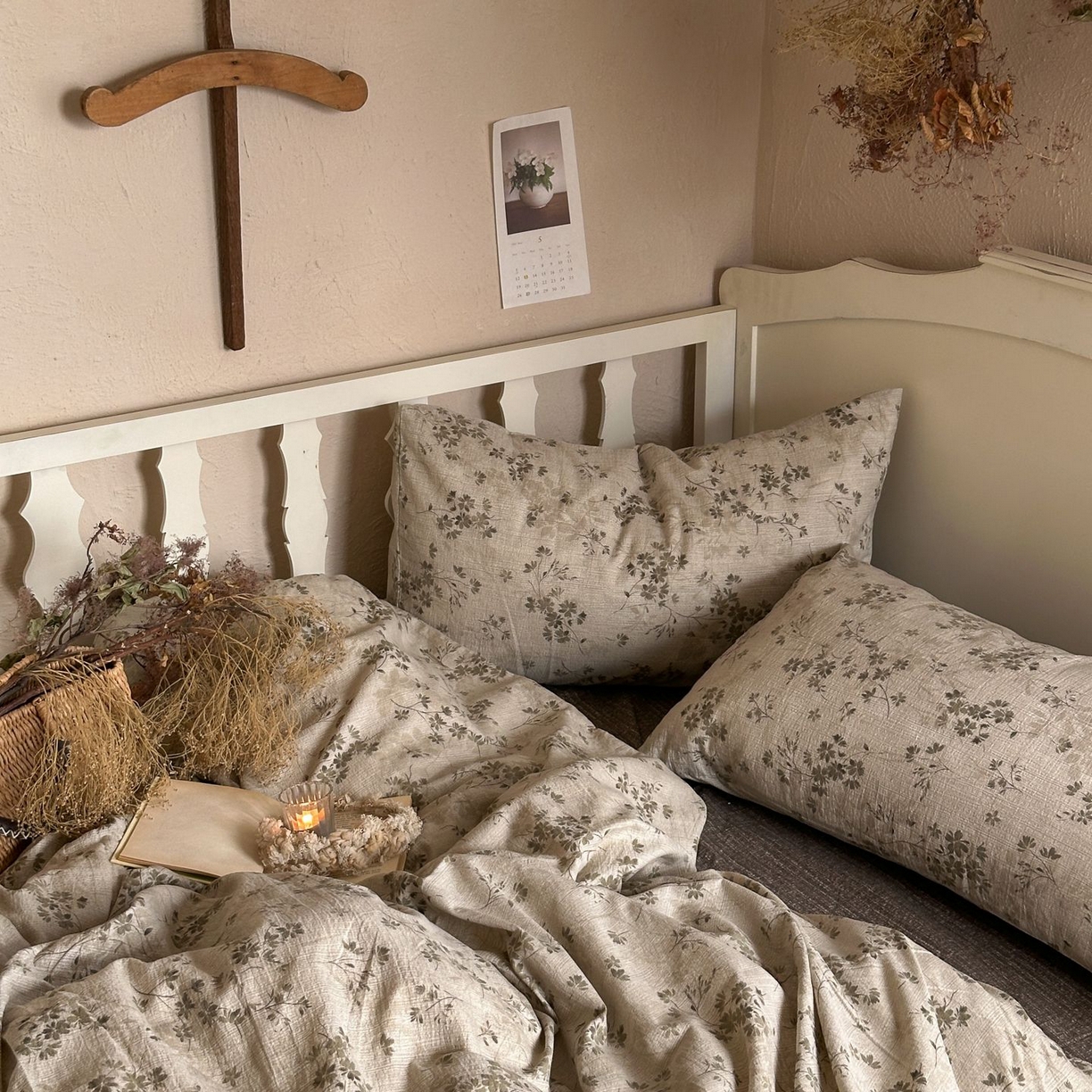 91家纺网 家纺一手货源 找家纺 初念 2025新款1亚麻复古诧季风系列皱皱纱提花四件套(提供买家秀） 诧季风-秋风萧瑟