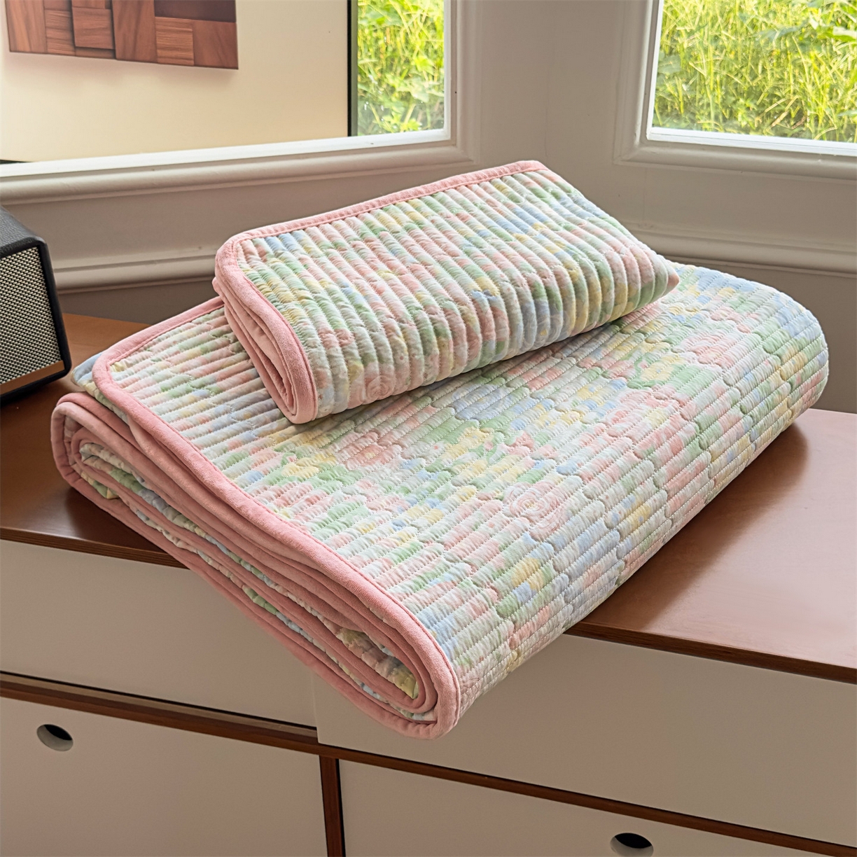 91家纺网 家纺一手货源 找家纺 恒爱家纺 2025新款全棉宝宝绒双拼床盖三件套 花容月貌-绿