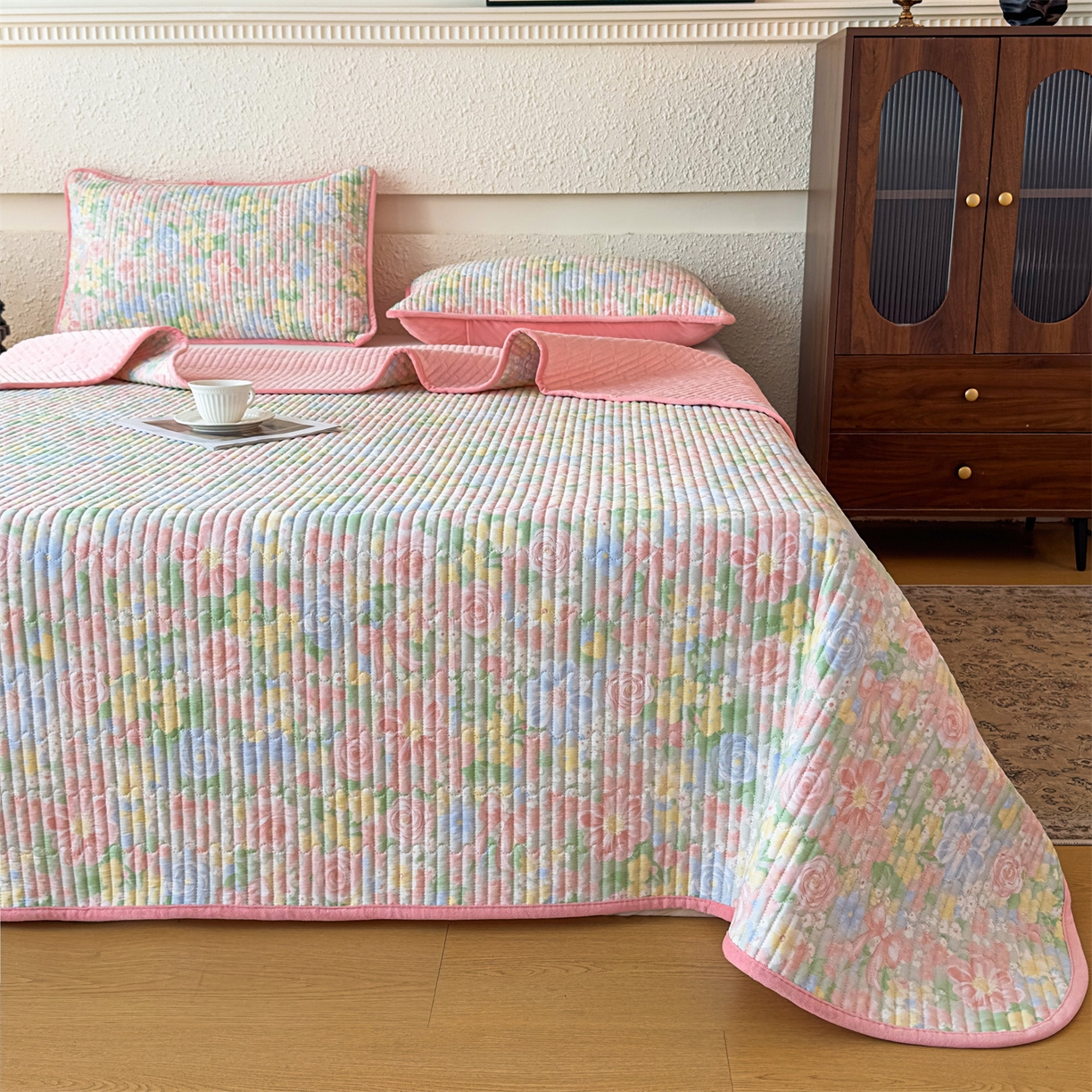 91家纺网 家纺一手货源 找家纺 恒爱家纺 2025新款全棉宝宝绒双拼床盖三件套 花容月貌-绿