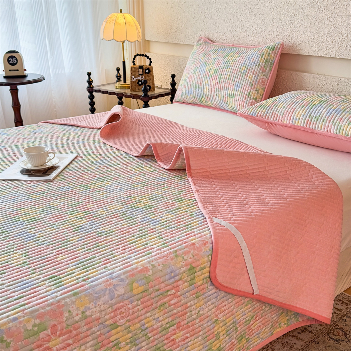 91家纺网 家纺一手货源 找家纺 恒爱家纺 2025新款全棉宝宝绒双拼床盖三件套 花容月貌-绿