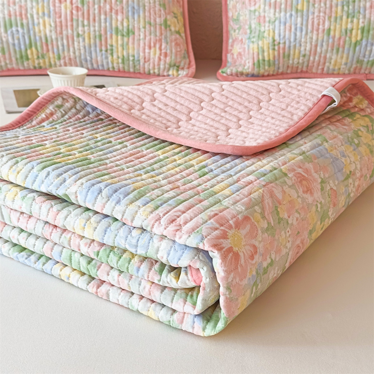 91家纺网 家纺一手货源 找家纺 恒爱家纺 2025新款全棉宝宝绒双拼床盖三件套 花容月貌-绿