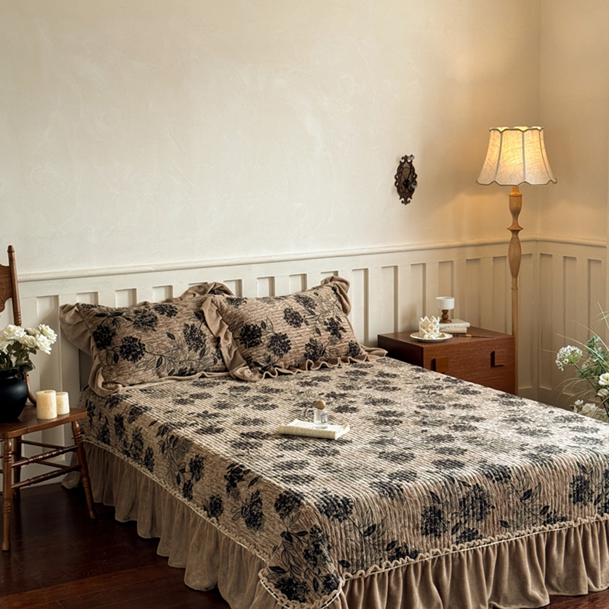 91家纺网 家纺一手货源 找家纺 花香四季家纺 2025新款雕花绒夹棉床盖款四件套系列 秘境