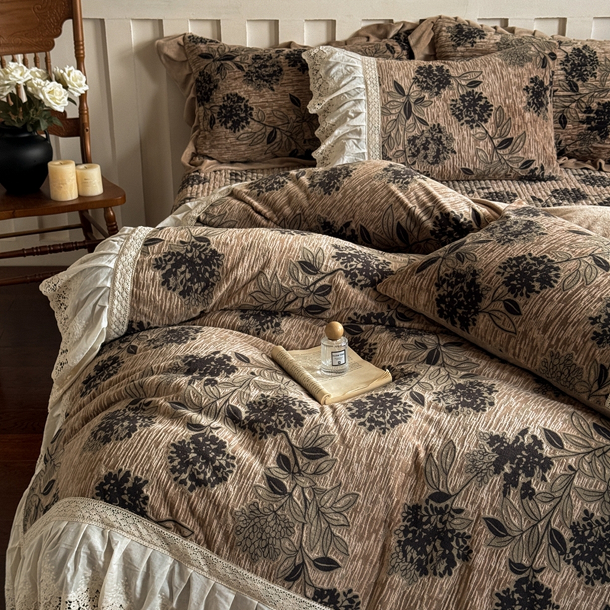 91家纺网 家纺一手货源 找家纺 花香四季家纺 2025新款雕花绒夹棉床盖款四件套系列 秘境