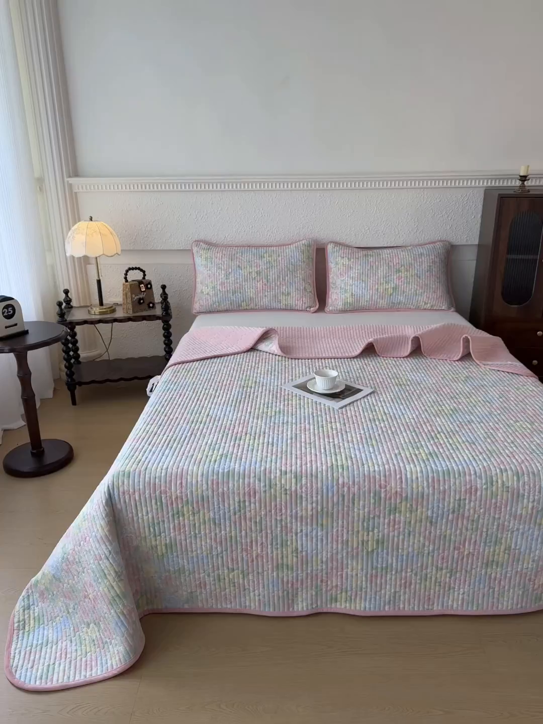 91家纺网 家纺一手货源 找家纺 恒爱家纺 2025新款全棉宝宝绒双拼床盖三件套 花容月貌-绿