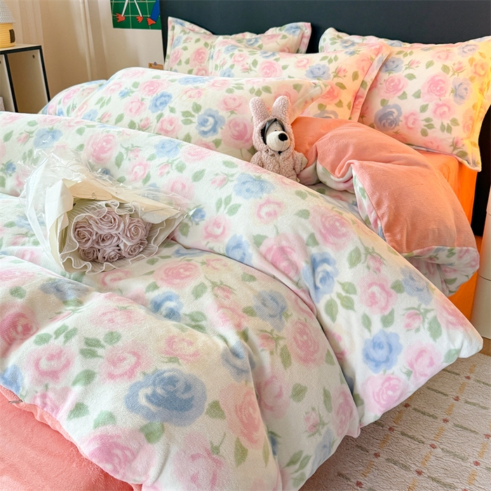 91家纺网 家纺一手货源 找家纺 艾特你 2025新款小清新高克重牛奶绒印花四件套 白月光