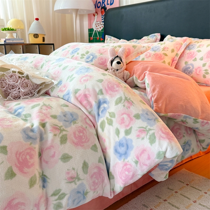 91家纺网 家纺一手货源 找家纺 艾特你 2025新款小清新高克重牛奶绒印花四件套 白月光