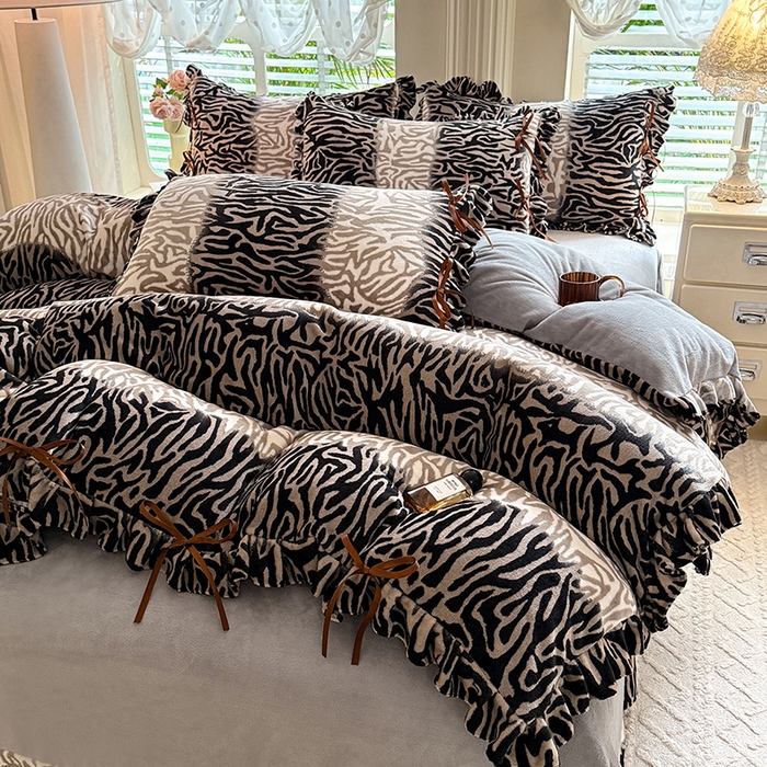 91家纺网 家纺一手货源 找家纺 韩约 2025新款韩式蝴蝶结牛奶绒床单款四件套 斑马纹