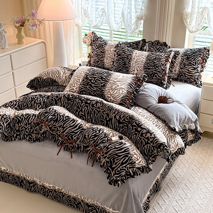 91家纺网 家纺一手货源 找家纺 韩约 2025新款韩式蝴蝶结牛奶绒床单款四件套 斑马纹