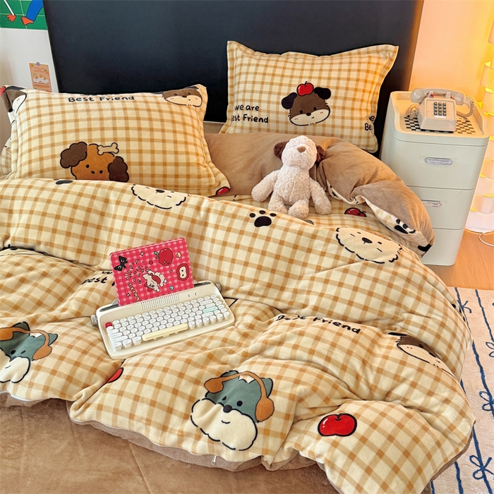 91家纺网 家纺一手货源 找家纺 艾特你 2025新款小清新高克重牛奶绒印花四件套 班尼家族