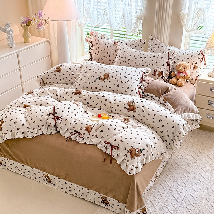 91家纺网 家纺一手货源 找家纺 韩约 2025新款韩式蝴蝶结牛奶绒床单款四件套 豹纹小熊