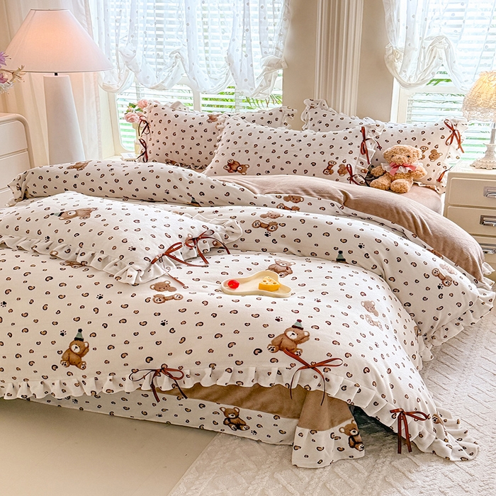 91家纺网 家纺一手货源 找家纺 韩约 2025新款韩式蝴蝶结牛奶绒床单款四件套 豹纹小熊