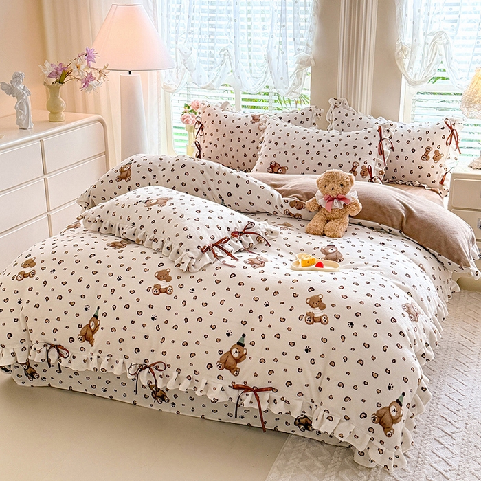 91家纺网 家纺一手货源 找家纺 韩约 2025新款韩式蝴蝶结牛奶绒床单款四件套 豹纹小熊