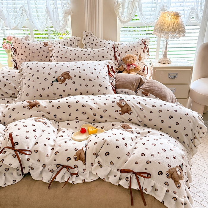 91家纺网 家纺一手货源 找家纺 韩约 2025新款韩式蝴蝶结牛奶绒床单款四件套 豹纹小熊