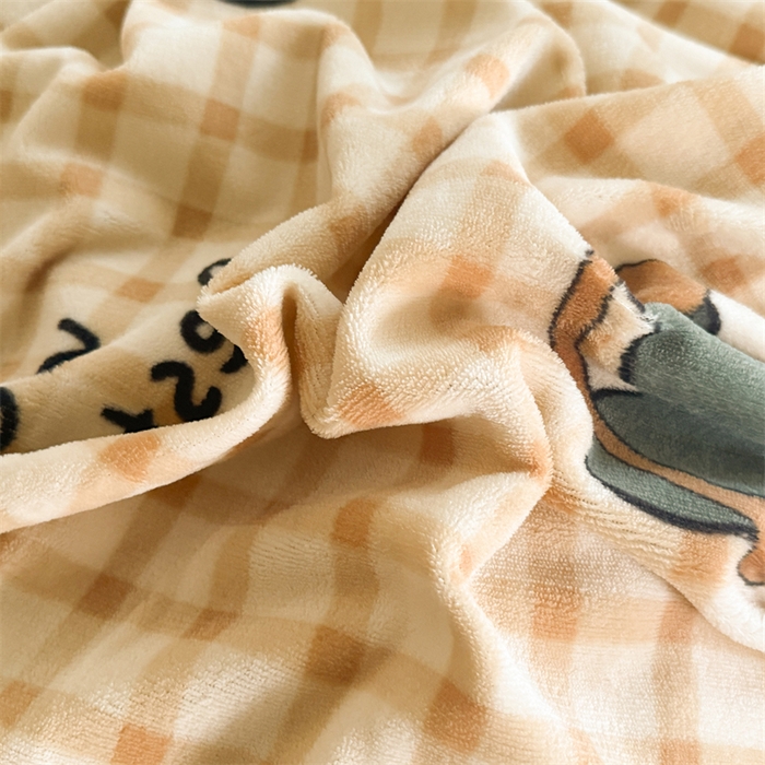 91家纺网 家纺一手货源 找家纺 艾特你 2025新款小清新高克重牛奶绒印花四件套 班尼家族