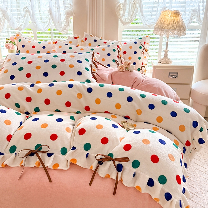 91家纺网 家纺一手货源 找家纺 韩约 2025新款韩式蝴蝶结牛奶绒床单款四件套 彩色波点