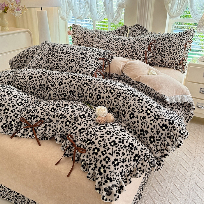 91家纺网 家纺一手货源 找家纺 韩约 2025新款韩式蝴蝶结牛奶绒床单款四件套 蝶花