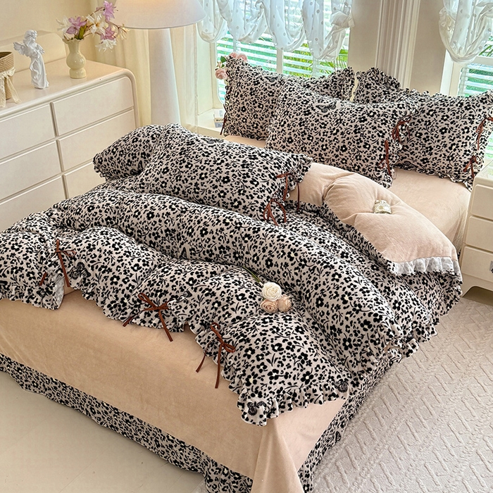 91家纺网 家纺一手货源 找家纺 韩约 2025新款韩式蝴蝶结牛奶绒床单款四件套 蝶花