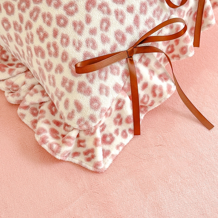 91家纺网 家纺一手货源 找家纺 韩约 2025新款韩式蝴蝶结牛奶绒床单款四件套 粉色豹纹