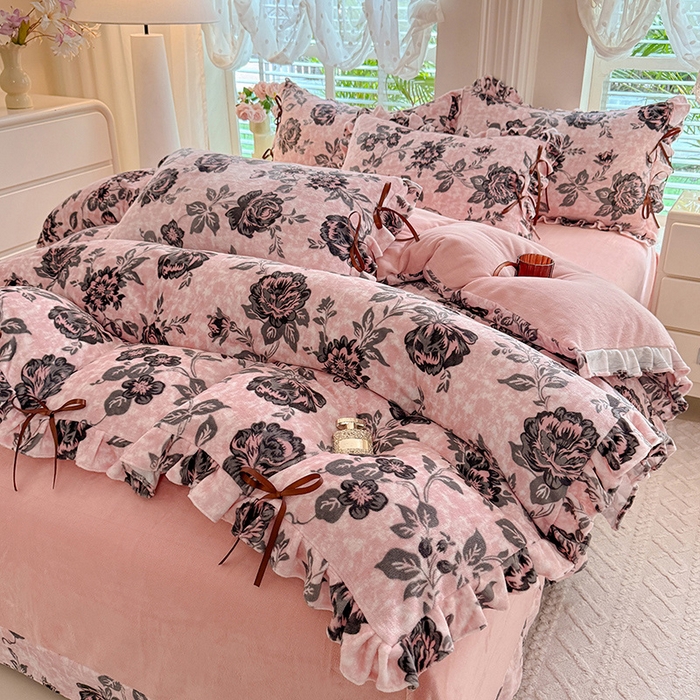 91家纺网 家纺一手货源 找家纺 韩约 2025新款韩式蝴蝶结牛奶绒床单款四件套 花枝韵