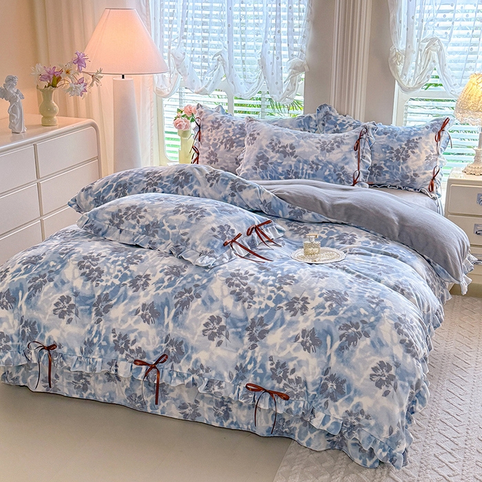 91家纺网 家纺一手货源 找家纺 韩约 2025新款韩式蝴蝶结牛奶绒床单款四件套 浪漫花海