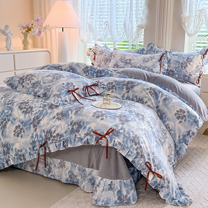 91家纺网 家纺一手货源 找家纺 韩约 2025新款韩式蝴蝶结牛奶绒床单款四件套 浪漫花海