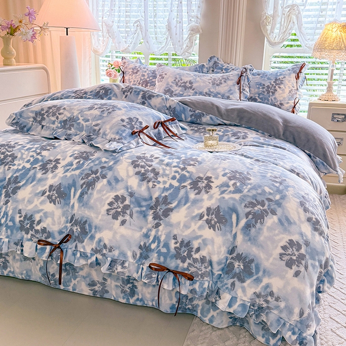 91家纺网 家纺一手货源 找家纺 韩约 2025新款韩式蝴蝶结牛奶绒床单款四件套 浪漫花海