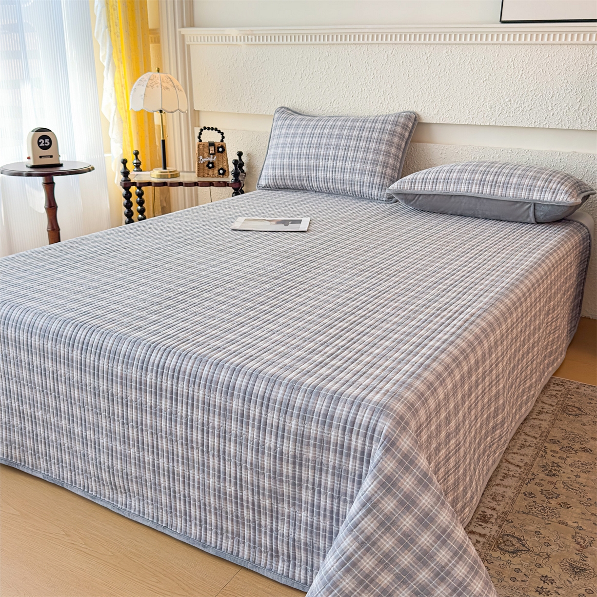 91家纺网 家纺一手货源 找家纺 恒爱家纺 2025新款全棉宝宝绒双拼床盖三件套 灰小格