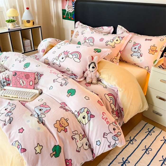 91家纺网 家纺一手货源 找家纺 艾特你 2025新款小清新高克重牛奶绒印花四件套 彩虹宝丽