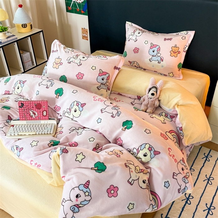 91家纺网 家纺一手货源 找家纺 艾特你 2025新款小清新高克重牛奶绒印花四件套 彩虹宝丽