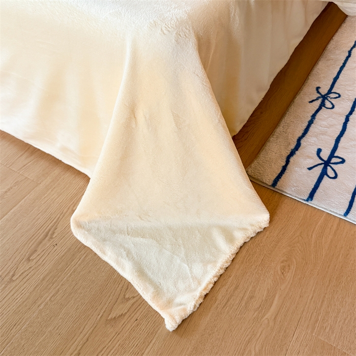 91家纺网 家纺一手货源 找家纺 艾特你 2025新款小清新高克重牛奶绒印花四件套 彩虹宝丽