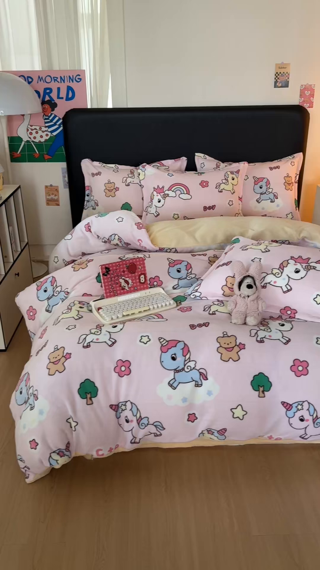 91家纺网 家纺一手货源 找家纺 艾特你 2025新款小清新高克重牛奶绒印花四件套 彩虹宝丽