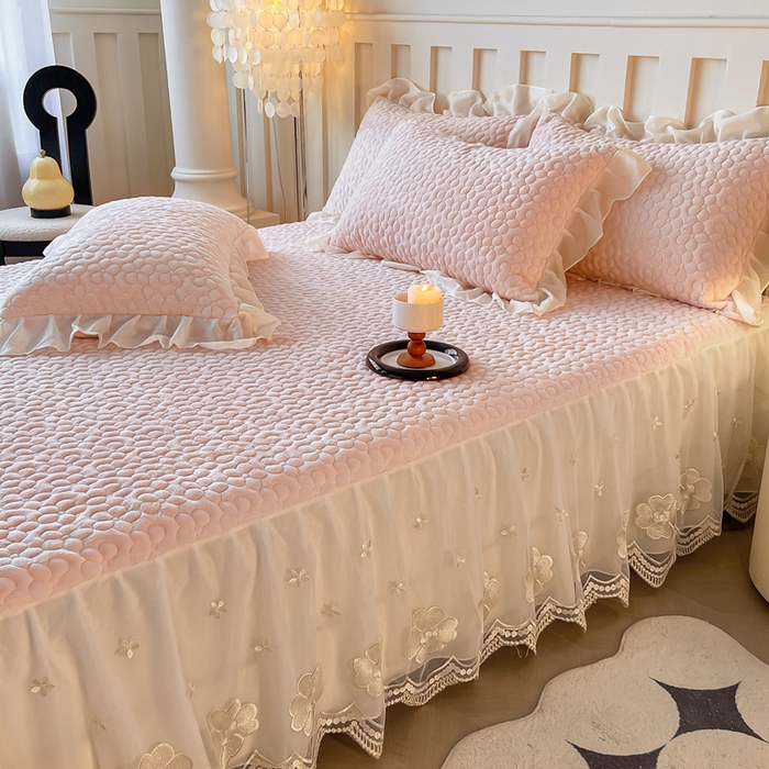 91家纺网 家纺一手货源 找家纺 （总）花香四季家纺 2025新款牛奶绒夹棉床裙款四件套-柏林小姐