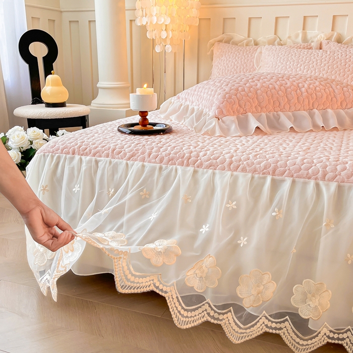 91家纺网 家纺一手货源 找家纺 （总）花香四季家纺 2025新款牛奶绒夹棉床裙款四件套-柏林小姐