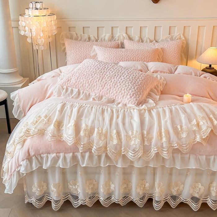 91家纺网 家纺一手货源 找家纺 （总）花香四季家纺 2025新款牛奶绒夹棉床裙款四件套-柏林小姐