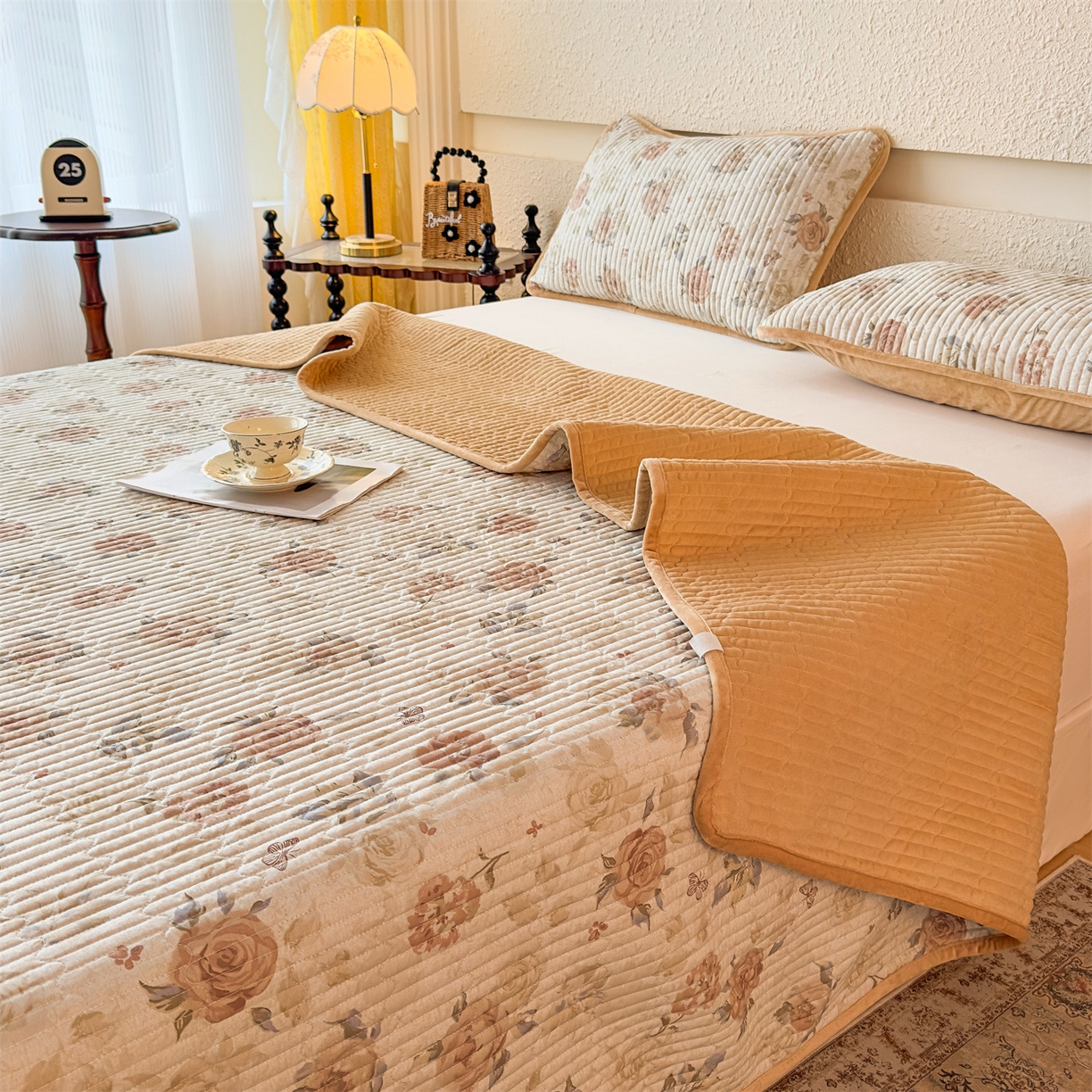 91家纺网 家纺一手货源 找家纺 恒爱家纺 2025新款全棉宝宝绒双拼床盖三件套 火树琪花