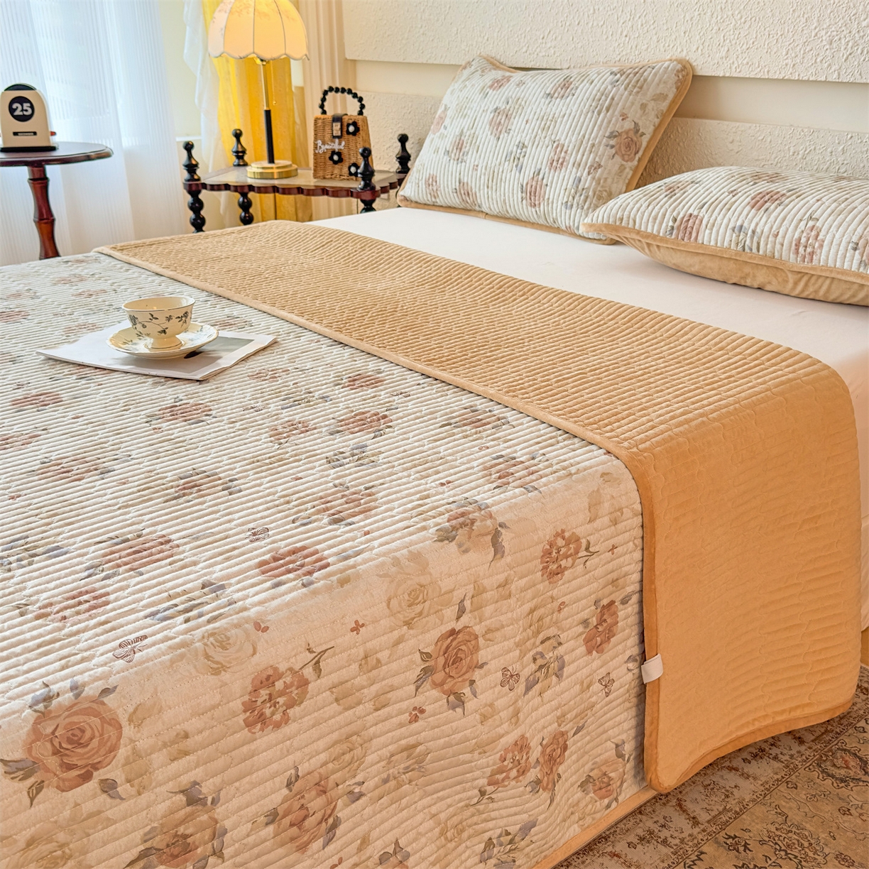 91家纺网 家纺一手货源 找家纺 恒爱家纺 2025新款全棉宝宝绒双拼床盖三件套 火树琪花